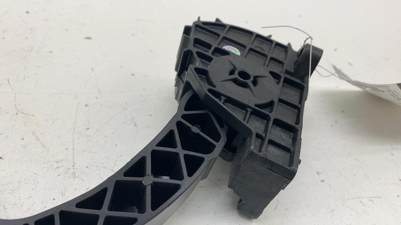 C2330-134801 ⭕ 2017-2023 Tesla Model 3 M3 Front Accelerator Gas Pedal Throttle Sensor Pad OEM