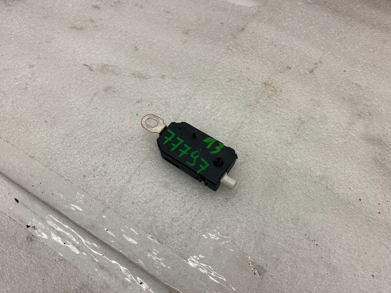 107973500A ⭕17-23 Model 3 Y Infotainment Antenna Amplifier AMP Radio FM Module 1079735-00-A