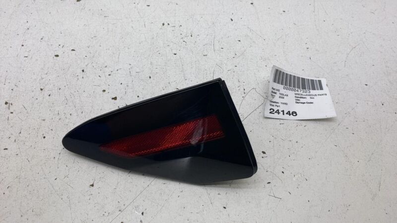 156439000C ⭕ 21-23 Tesla Model X Rear Passenger Charging Door Reflector Right 1564390-00-C