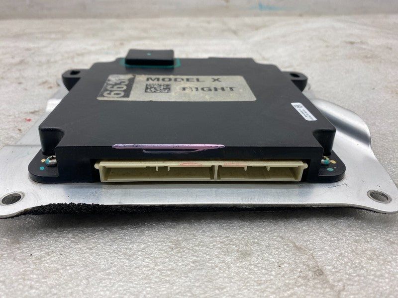 1050183 10 C ⭕ 2016-2023 Tesla Model X Front Side Door Control Module Right RH 1050183-10-C