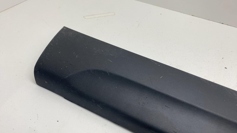 PT00989598 ⭕ 2022-2025 Rivian R1S Front Left Lower Molding Cladding Trim Panel PT00989598