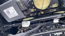 Front Seat VOLKSWAGEN ID4 25
