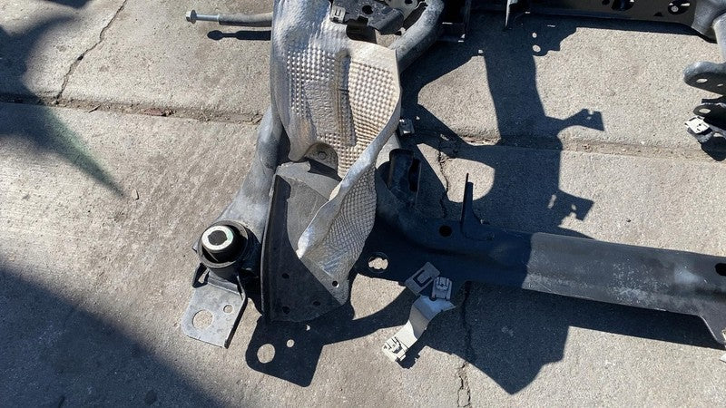 2016-2019 Mercedes-Benz GLE350 Subframe Crossmember Front Engine Cradle RWD OEM