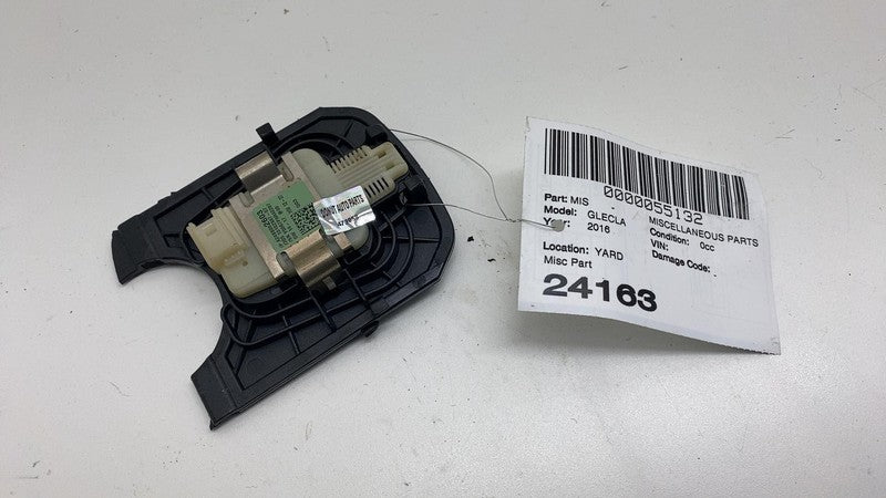 A 246 900 26 03 2016-2019 Mercedes-Benz GLE350 Windshield Rain Light Sensor Module w/ Bracket