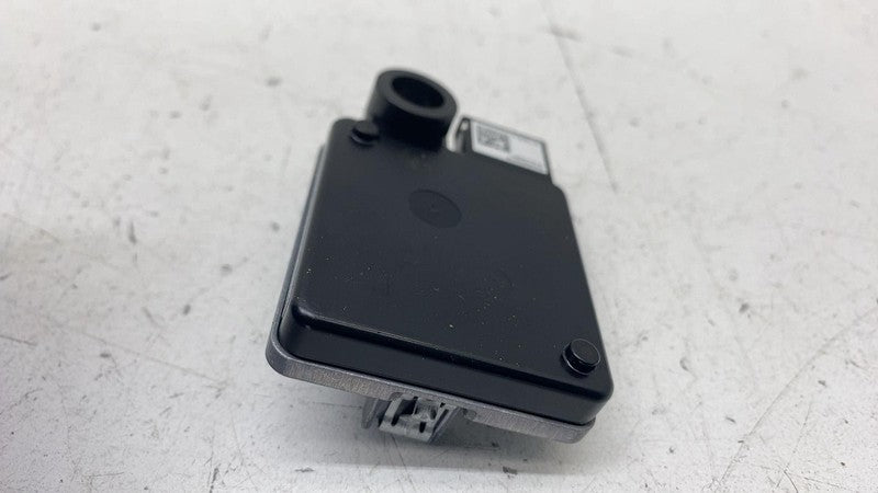 ⭕ 2025-2026 Tesla Model Y Interior Cabin Radar Sensor Module Unit 1607