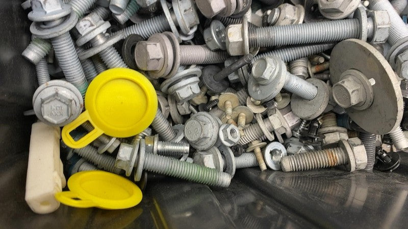 ⭕ 2025 Chrysler Pacifica Set of Bolt