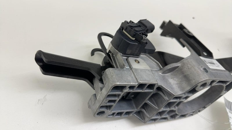 A2422902600 ⭕ 2014-2017 Mercedes-Benz B-Class W242 Front Driver Brake Pedal A2422902600