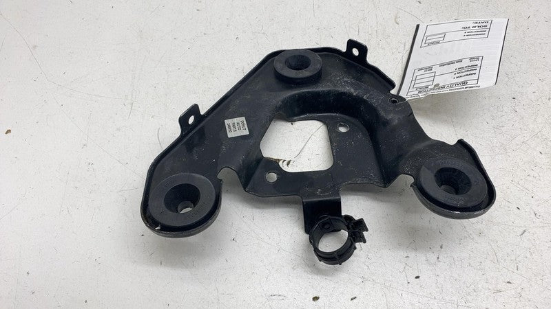 ⭕ 14-20 Maserati Ghibli Front Left or Right Air Intake Cleaner Box Mount Bracket
