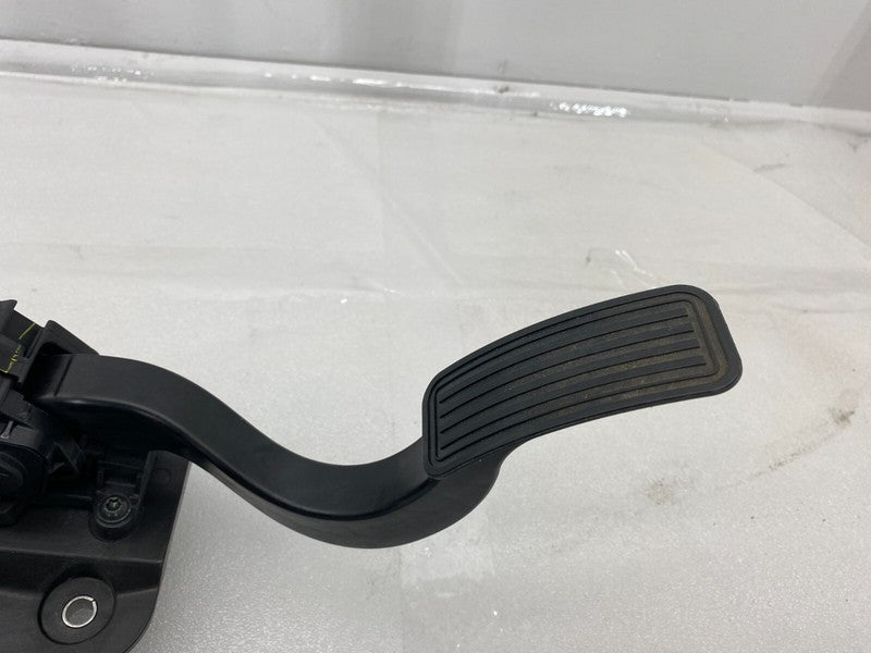 ⭕ 2020-2024 Tesla Model Y Accelerator and Brake Pedal Pad Assembly 118
