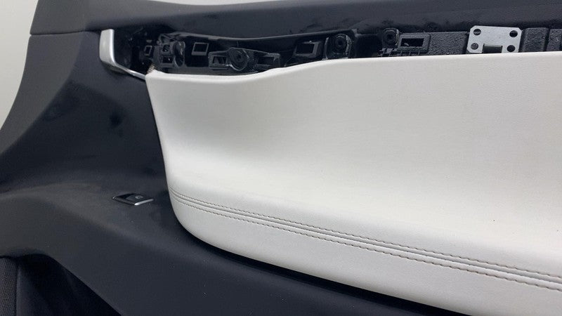 1058861-15-C ⭕ 2016-2020 Tesla Model X Front Right Interior Door Panel Trim Card 1071564-29-C