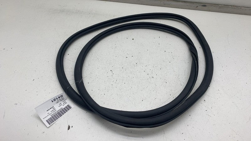 4KE831721 ⭕ 19-23 Audi E-Tron Quattro Front Right Body Weathership Rubber Seal 4KE831721