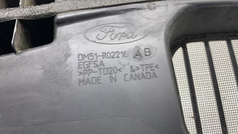 DM51R02216AB 2013-2018 Ford C-Max Front Windshield Wiper Cowl Vent Trim Panel Cover Assembly