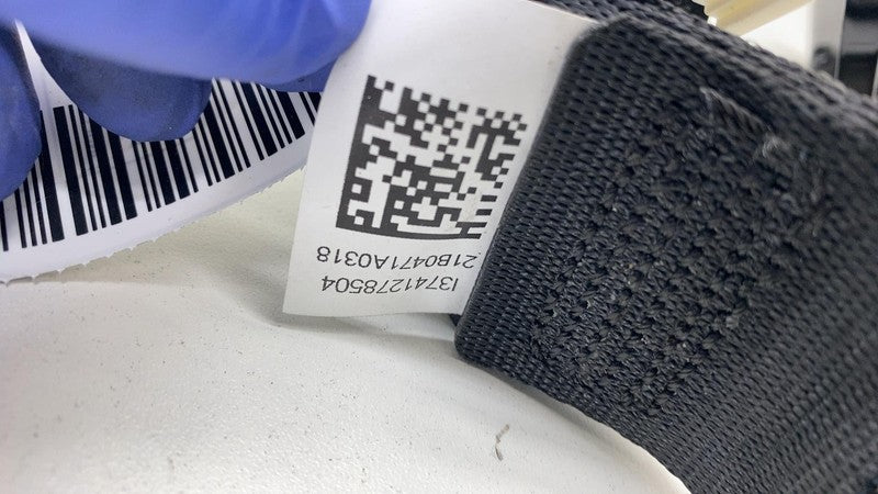 7 412 785 04 2017-2023 BMW 530e G30 PAIR Rear Left & Right Center 2nd Row Seat Belt Buckle