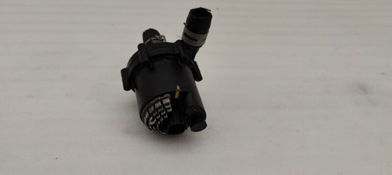 106747300H 2012-2020 Tesla Model S MS Auxiliary Water Coolant Pump Assembly 1067473-00-H