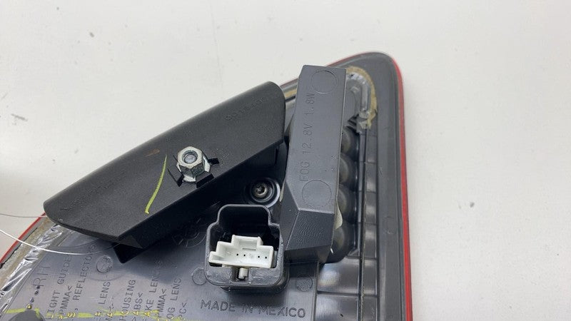 A 166 906 60 02 2016-2019 Mercedes-Benz GLE350 Rear Passenger Left Inner Tail Light Lamp Right