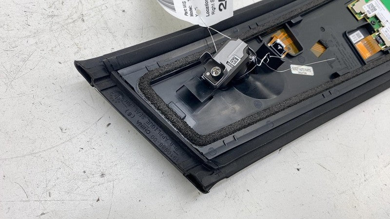 ⭕ 24-25 Tesla Model 3 Passenger Side B-Pillar Applique Glass Trim Mold