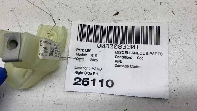 PT00628495 C ⭕ 2025 Rivian R1S Passenger Side Misc Grommet Right RH S534021773 PT00628495-C