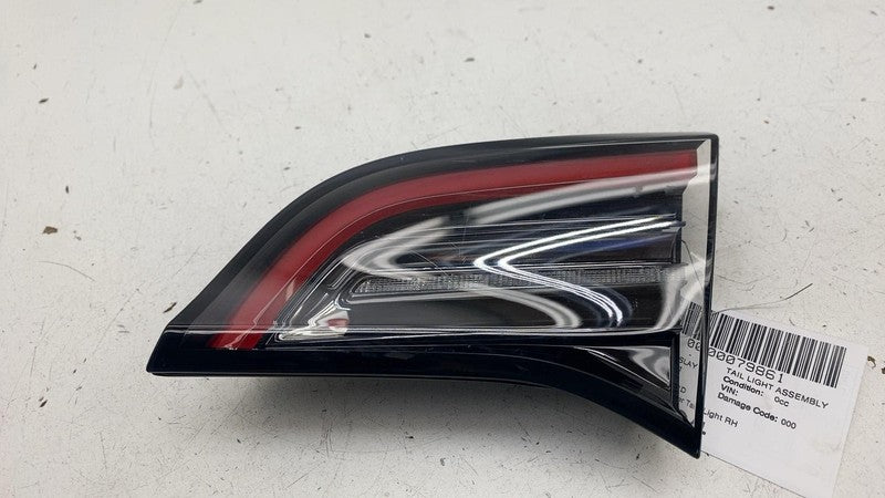 ⭕ 20-24 Model Y Rear Passenger Side Inner Taillight LED Tail Lamp 4-Pi