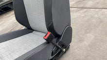 Front Seat VOLKSWAGEN ID4 25