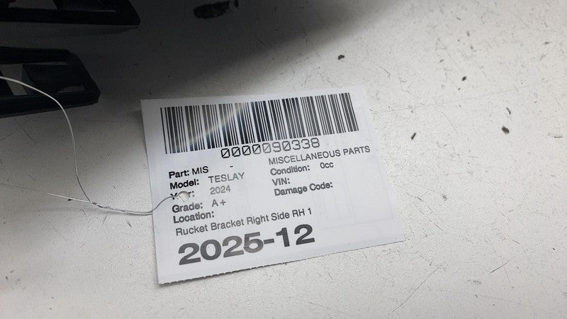 ⭕ 2020-2024 Tesla Model Y Passenger Side Trunk Rucket Bracket Right 18