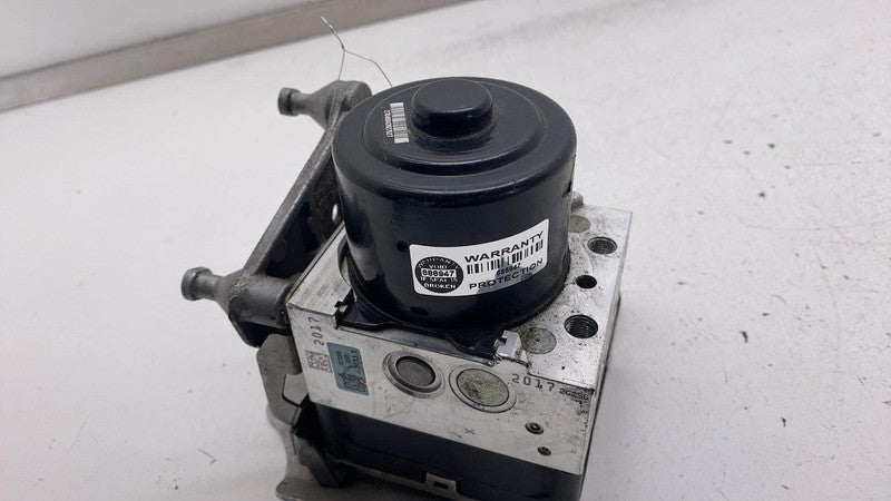 A2046820072 2012 Mercedes-Benz C-Class C250 C300 ABS Anti-Lock Brake Pump Module Assembly