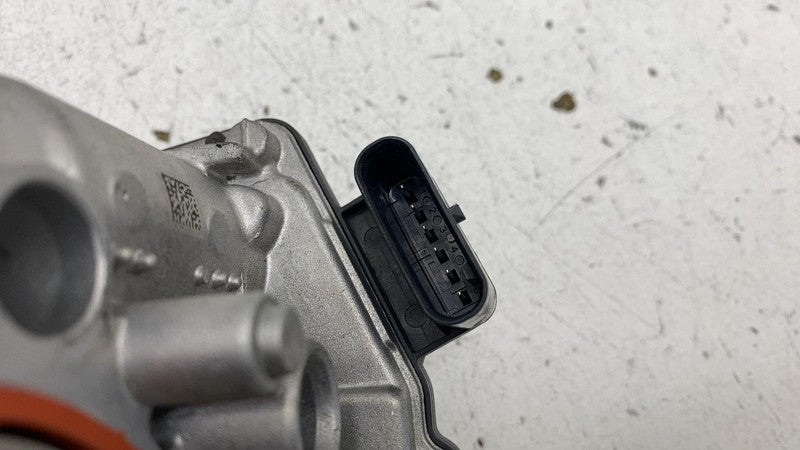 13548601651 2018 2019 BMW 530e G30 Engine Throttle Body Valve Assembly 13548601651 OEM