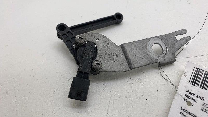 A 297 905 10 01 ⭕ 2022 Mercedes-Benz EQS 450+ Front Right Ride Height Level Sensor A0009053713