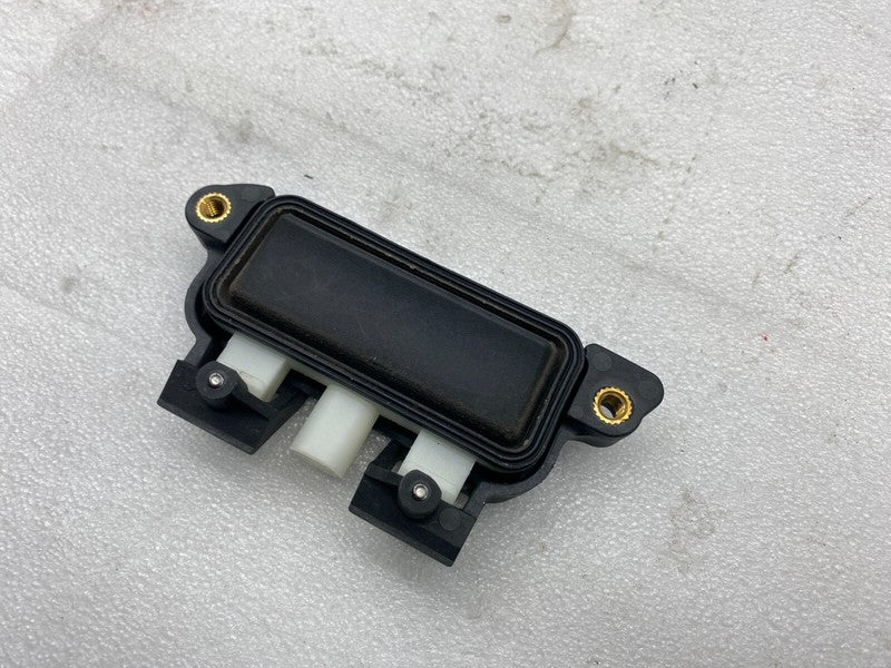 ⭕ 2012-2020 Tesla Model S Rear Trunk Liftgate Release Handle Switch w/ Bracket