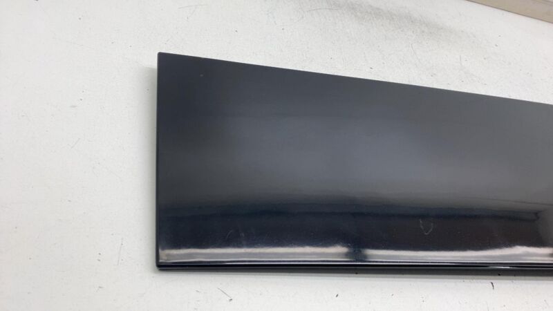 PT00012990-L 2022-2024 Rivian R1S  Rear Overhead Shark Fin Roof Antenna + Applique & Module