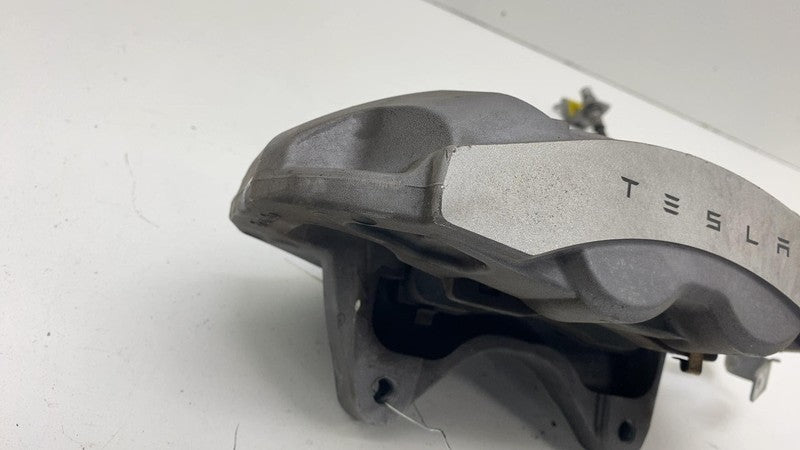 ⭕ 17-23 Model 3 Front Passenger Caliper w/ Brake Hose Line Right 10446