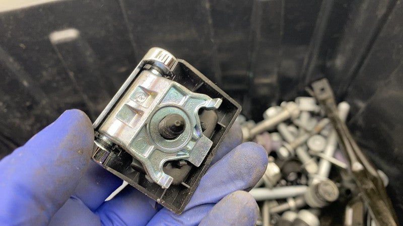 ⭕ 2024 Porsche Cayenne SET of Bolt & Nut w/ Luggage Tie Down Hook & St