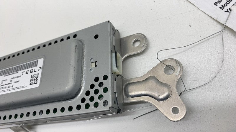 107974900D 2017-2023 Tesla Model 3 Harman Becker Radio FM/HD Receiver Module 1079749-00-D