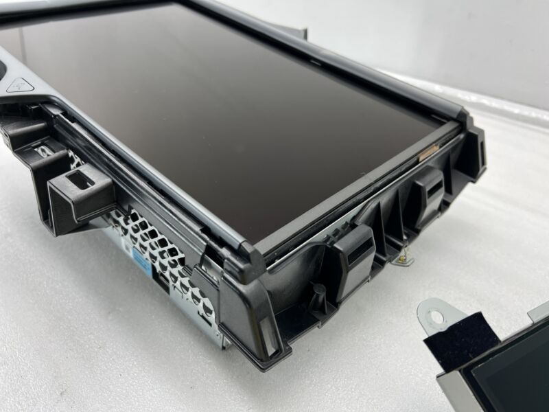 1447934 00 E ⭕16-20 Tesla Model S X Media Control MCU Infotainment & Speedometer 1451809-80-H