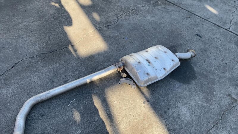 ⭕ 2017-2024 Chrysler Pacifica Exhaust Muffler Pipe & Resonator FWD Assembly OEM
