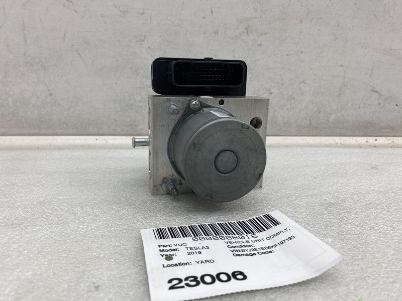 1044745-00-B ⭕ 17-23 Tesla Model 3 Anti-Lock Brake System ABS Pump Module Unit 1044745-00-B