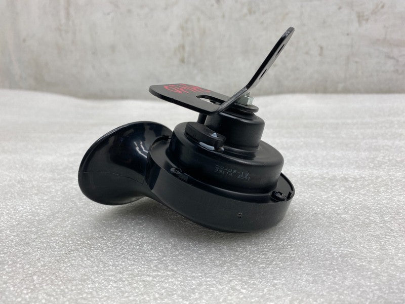E1 0020046 ⭕ 2012-2020 Tesla Model S MS Seger High Pitch Tone Horn 12V 510 Hertz w/ Bracket