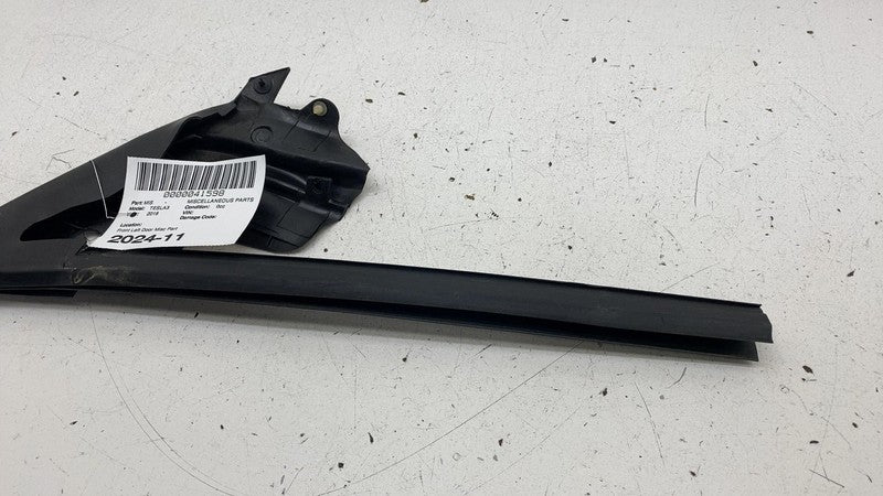 ⭕ 2017-2023 Tesla Model 3 Front Right Door A-Pillar Flag Glass Run Rub