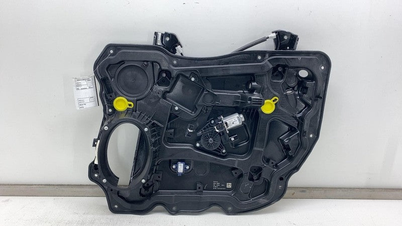 ⭕ 17-24 Chrysler Pacifica Front Passenger Door Window Regulator w/ Carrier Right