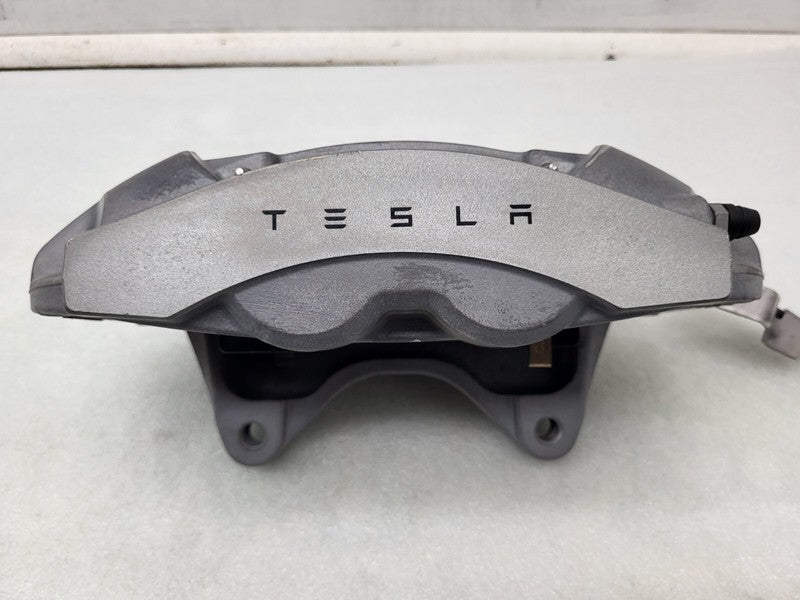 104462200E ⭕17-23 Model 3 Front Passenger Side Caliper + Brake Hose Line Right 1044622-00-E