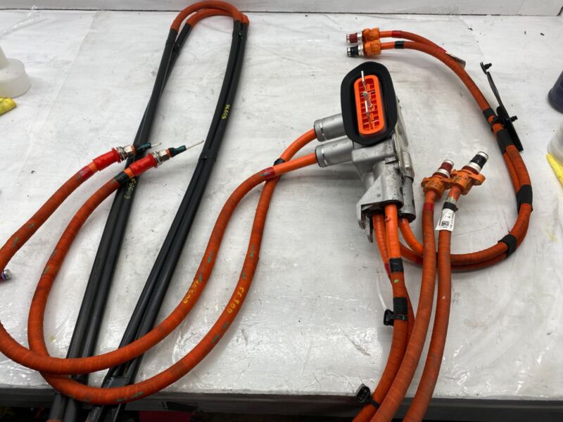 1097000 10 E 12-20 Model S HV Rapid Drive Splitter Battery Port Wire Harness Kit 1062600-10-C