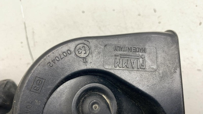 E3007042 2017-2020 Maserati Levante FIAMM Low Pitch Tone Horn Signal w/ Bracket Assembly