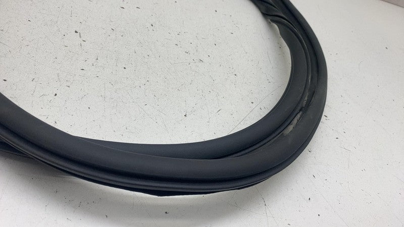 4KE831721 ⭕ 19-23 Audi E-Tron Quattro Front Right Body Weathership Rubber Seal 4KE831721