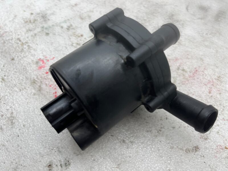 2016-2020 Tesla Model S X Cooling System Auxiliary Water Coolant Pump FWD Assy