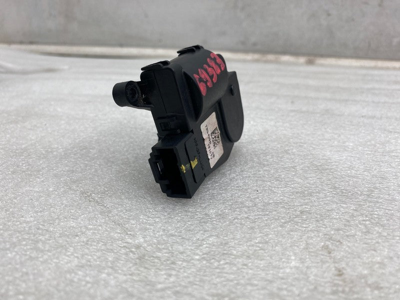 T90439B ⭕ 2017-2023 Tesla Model 3 M3 Air Conditioner A/C Heater Flap Motor Actuator Assy