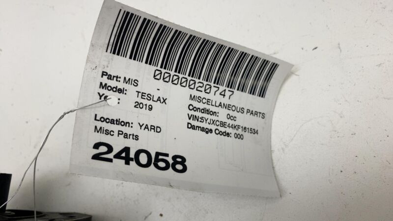 2016-2020 Tesla Model S X Cooling System Auxiliary Water Coolant Pump FWD Assy