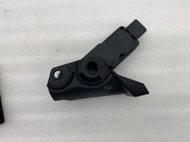 109809600C ⭕ 2017-2023 Tesla Model 3 Active Grille Shutter Trim w/ Bracket & Control Module