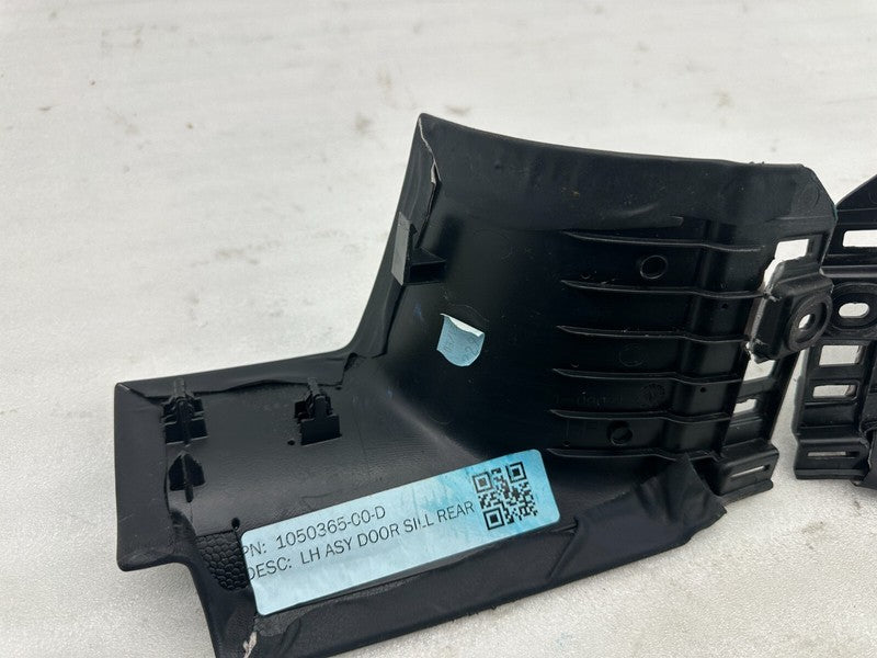 1050365 00 D ⭕ 16-20 Model X Rear Left & Right Door Sill Trim Cover 1050365-00-D/1050375-00-D
