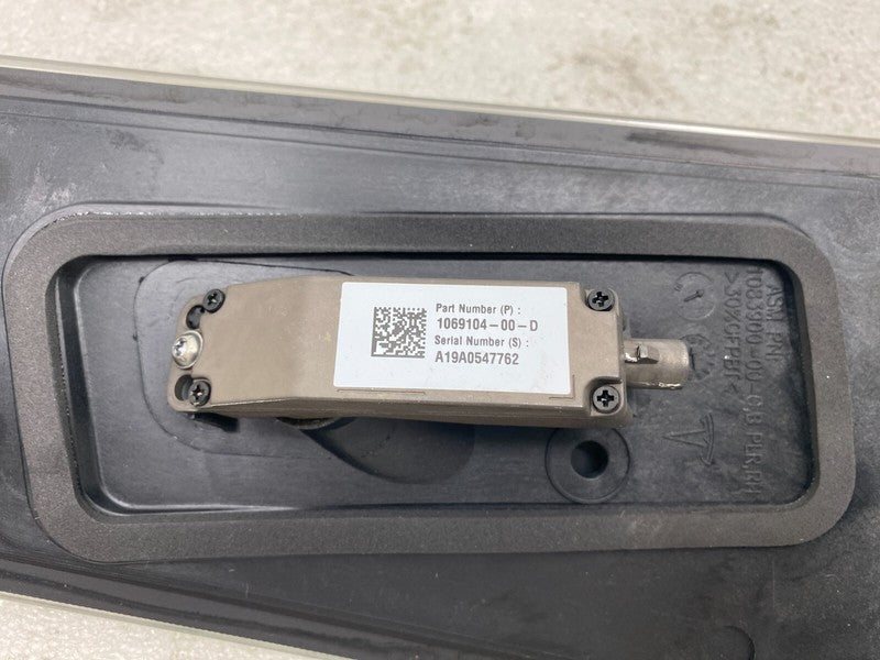 1092307 00 G ⭕ 16-20 Model S Passenger B-Pillar Glass Applique w/ Camera Right 1092307-00-G