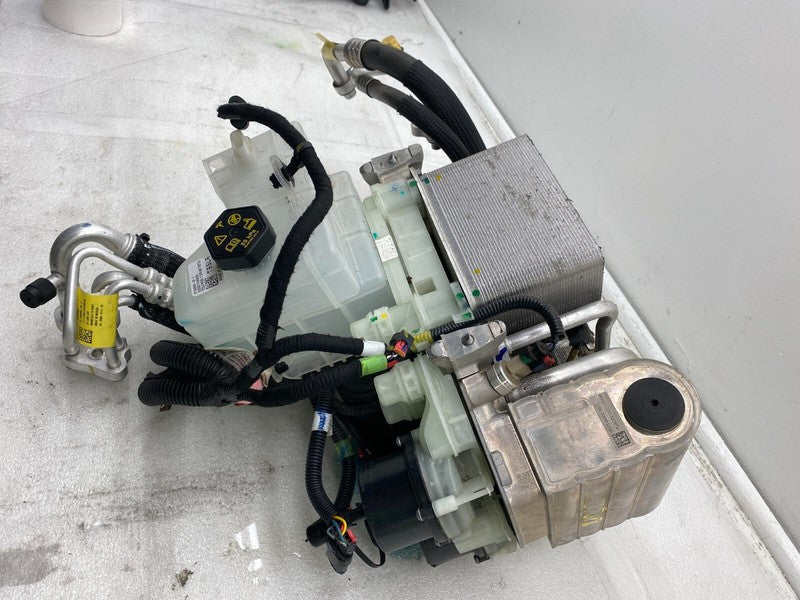 150685900D ⭕ 2021-2023 Tesla Model 3 Supermanifold Refrigerant Chiller w/ Coolant Reservoir