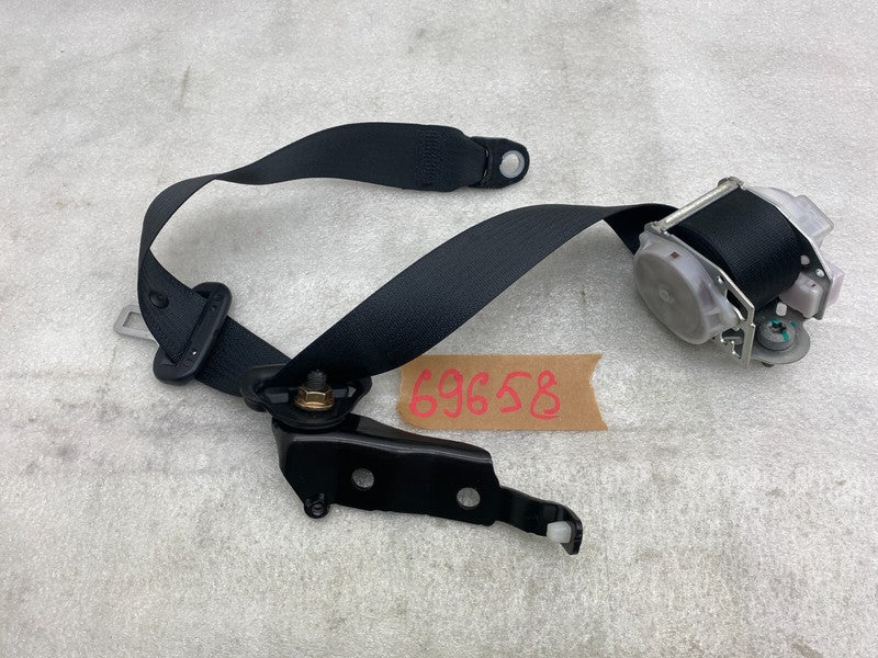 1023136-00-B ⭕2012-2015 Model S Rear Left or Right 2nd Row Seat Belt & Retractor 1023136-00-B